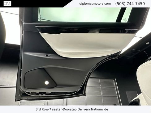 Used 2019 Tesla Model X 75D image 27