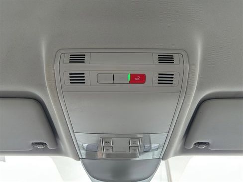 Used 2022 Volkswagen Taos S image 27