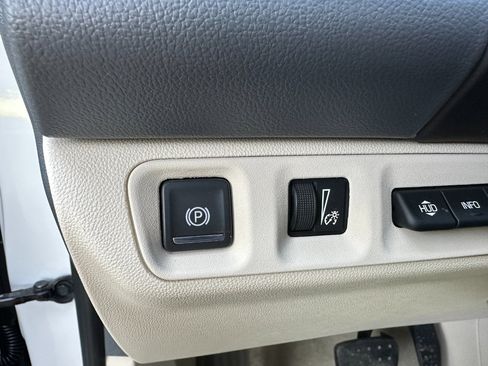 Used 2022 GMC Acadia Denali w/ Denali Technology Package image 40