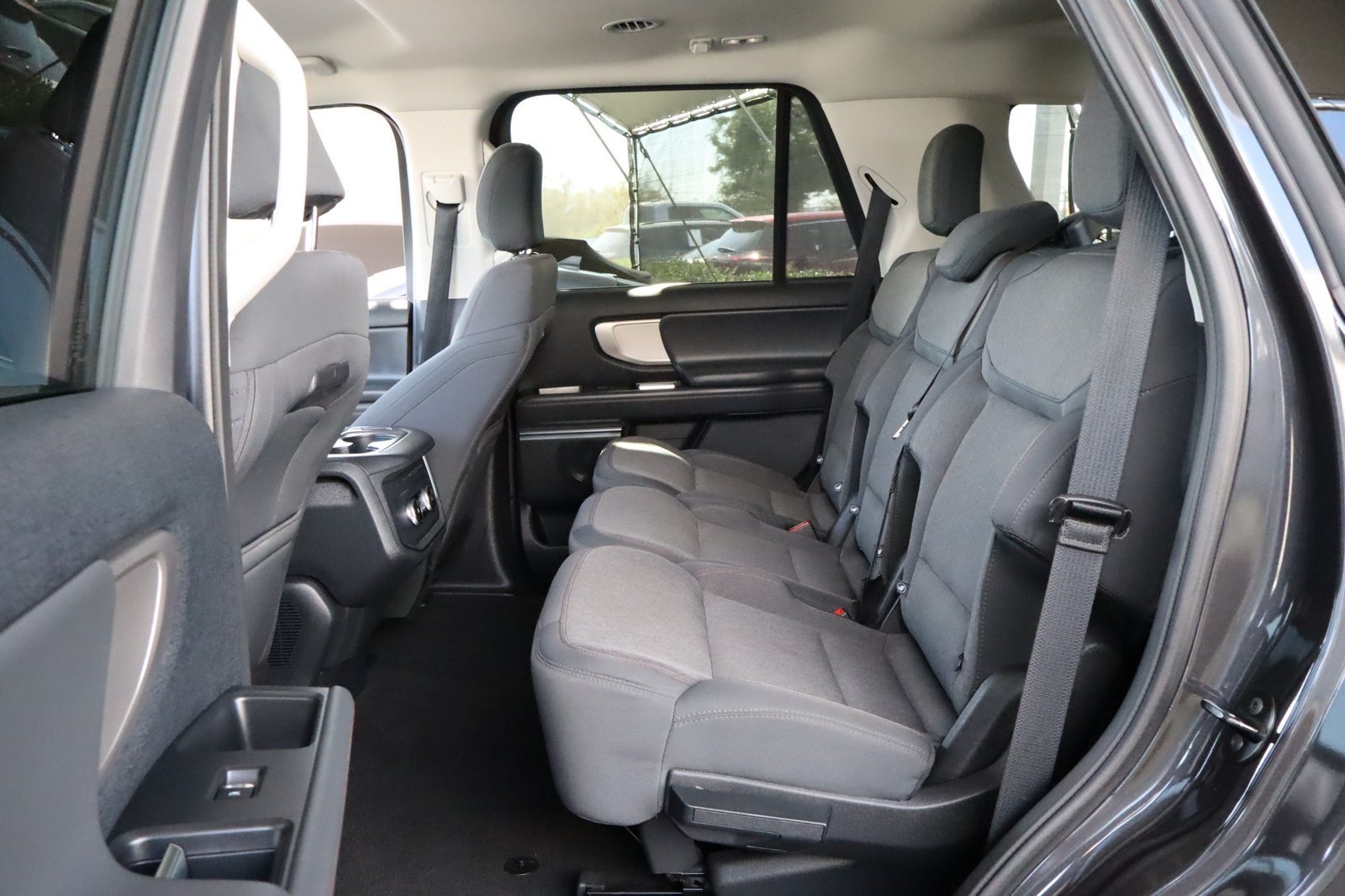 Used 2025 Ford Expedition Active RWD image 37