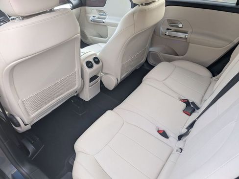 Used 2022 Mercedes-Benz GLB 250 4MATIC w/ Premium Package Lite image 29