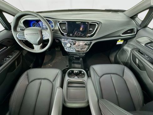 New 2027 Chrysler Pacifica Select FWD image 9