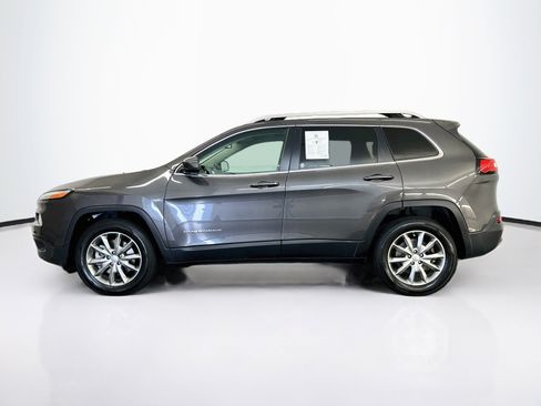 Used 2018 Jeep Cherokee Limited AWD/4WD image 4
