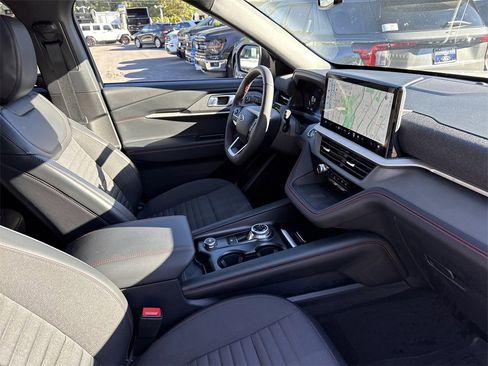 Used 2025 Ford Explorer ST-Line w/ Premium Package image 25