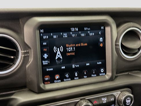 Used 2023 Jeep Wrangler Unlimited Sahara w/ Cold Weather Group AWD/4WD image 21