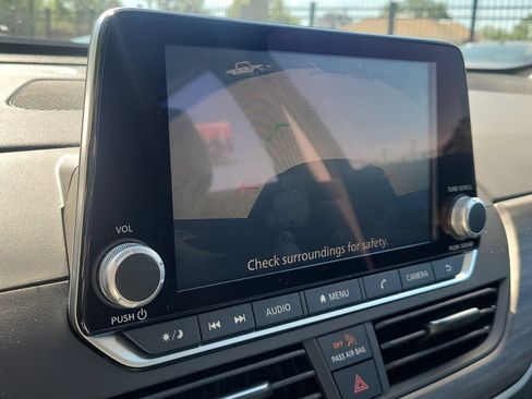 Used 2025 Nissan Altima 2.5 SV FWD image 29