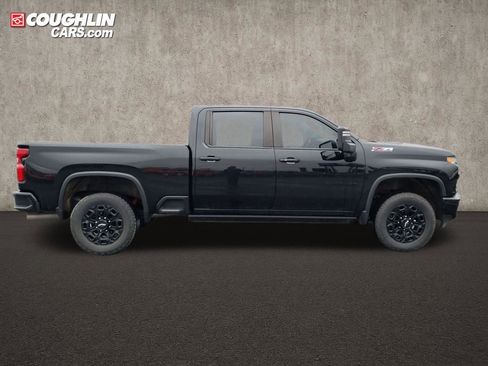 Used 2022 Chevrolet Silverado 2500 LTZ w/ LTZ Plus Package image 7