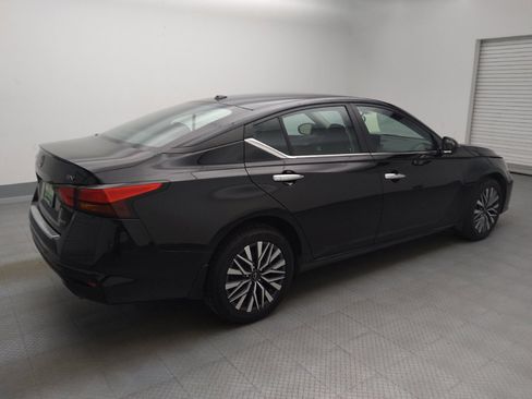Used 2023 Nissan Altima 2.5 SV w/ SV Premium Package AWD/4WD image 10