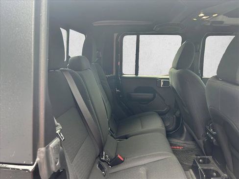 Used 2021 Jeep Gladiator Sport AWD/4WD image 16