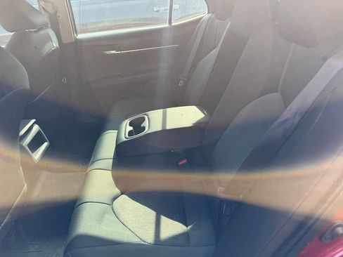 Used 2020 Toyota Camry LE FWD image 10