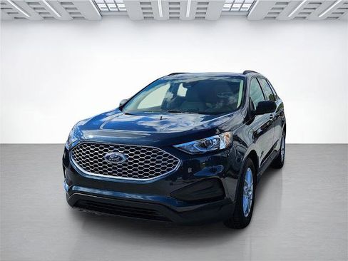 Certified 2024 Ford Edge SE image 9