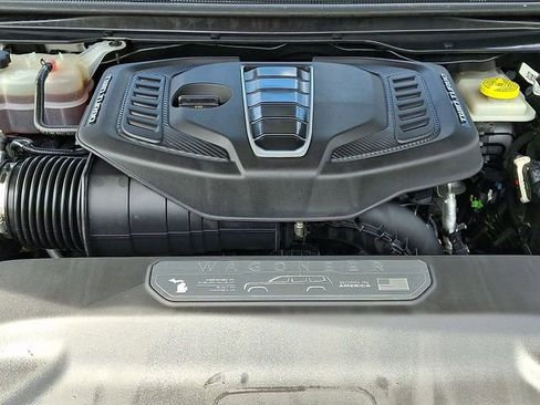 Used 2023 Jeep Grand Wagoneer Series III AWD/4WD image 27