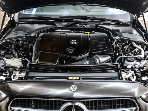 Used 2023 Mercedes-Benz C 300 Sedan image 12