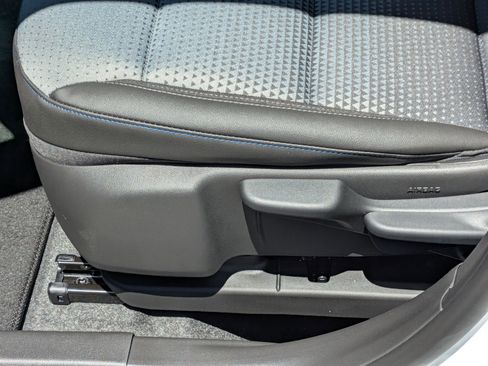 Used 2025 Chevrolet Trax LT w/ Driver Confidence Package image 12
