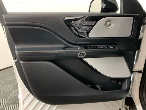 New 2025 Lincoln Aviator Reserve w/ Luxury Package image 23