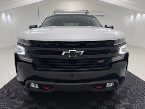 Used 2021 Chevrolet Silverado 1500 LT Trail Boss w/ Convenience Package II AWD/4WD image 2