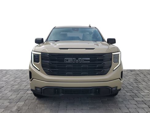 Used 2023 GMC Sierra 1500 Elevation RWD image 2