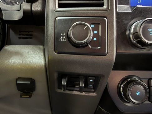 Used 2022 Ford F250 XL w/ Power Equipment Group AWD/4WD image 25