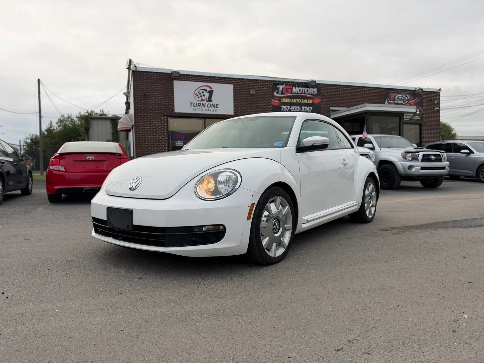 Used 2012 Volkswagen Beetle 2.5 FWD image 1