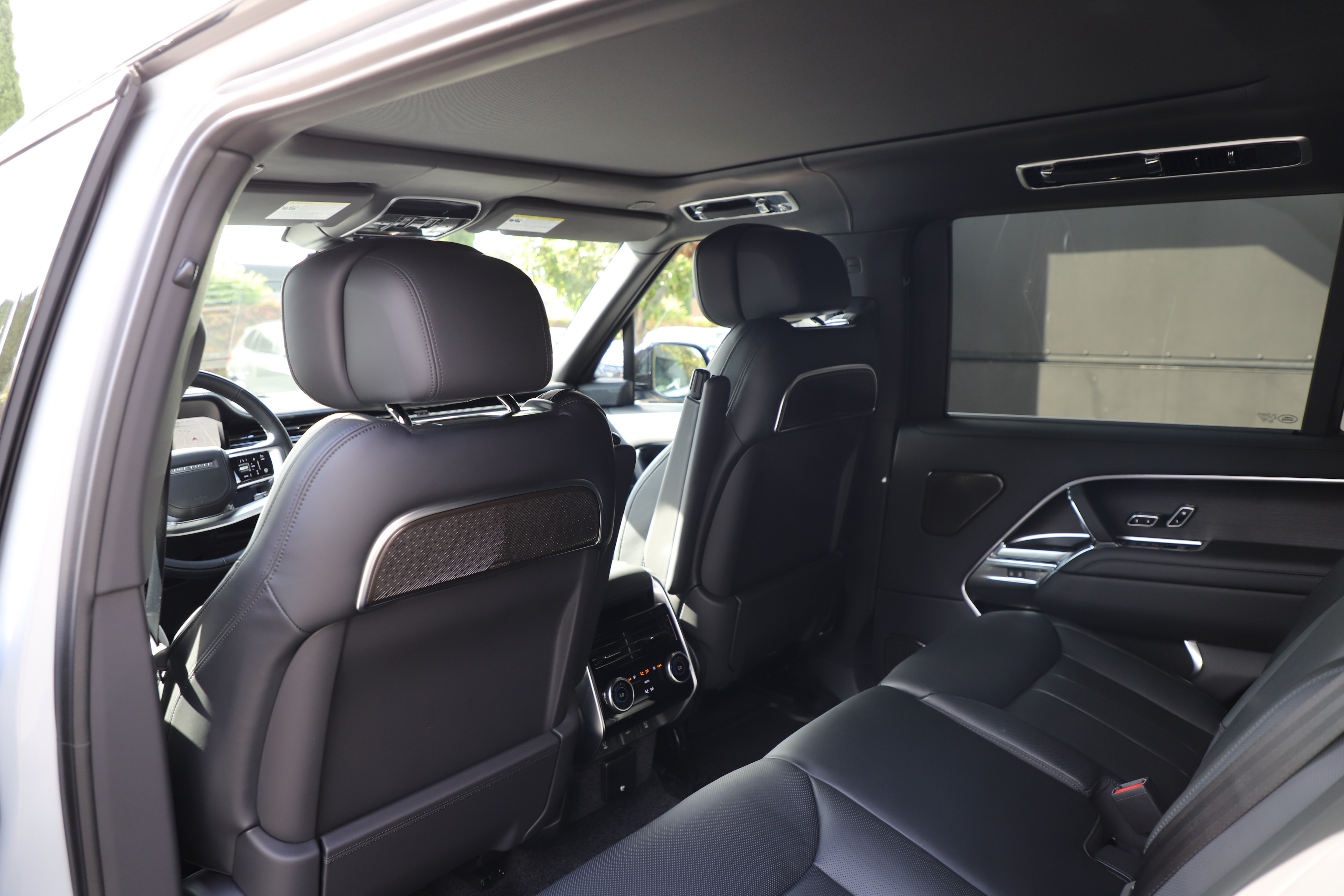 New 2026 Land Rover Range Rover Long Wheelbase Autobiography AWD/4WD image 12