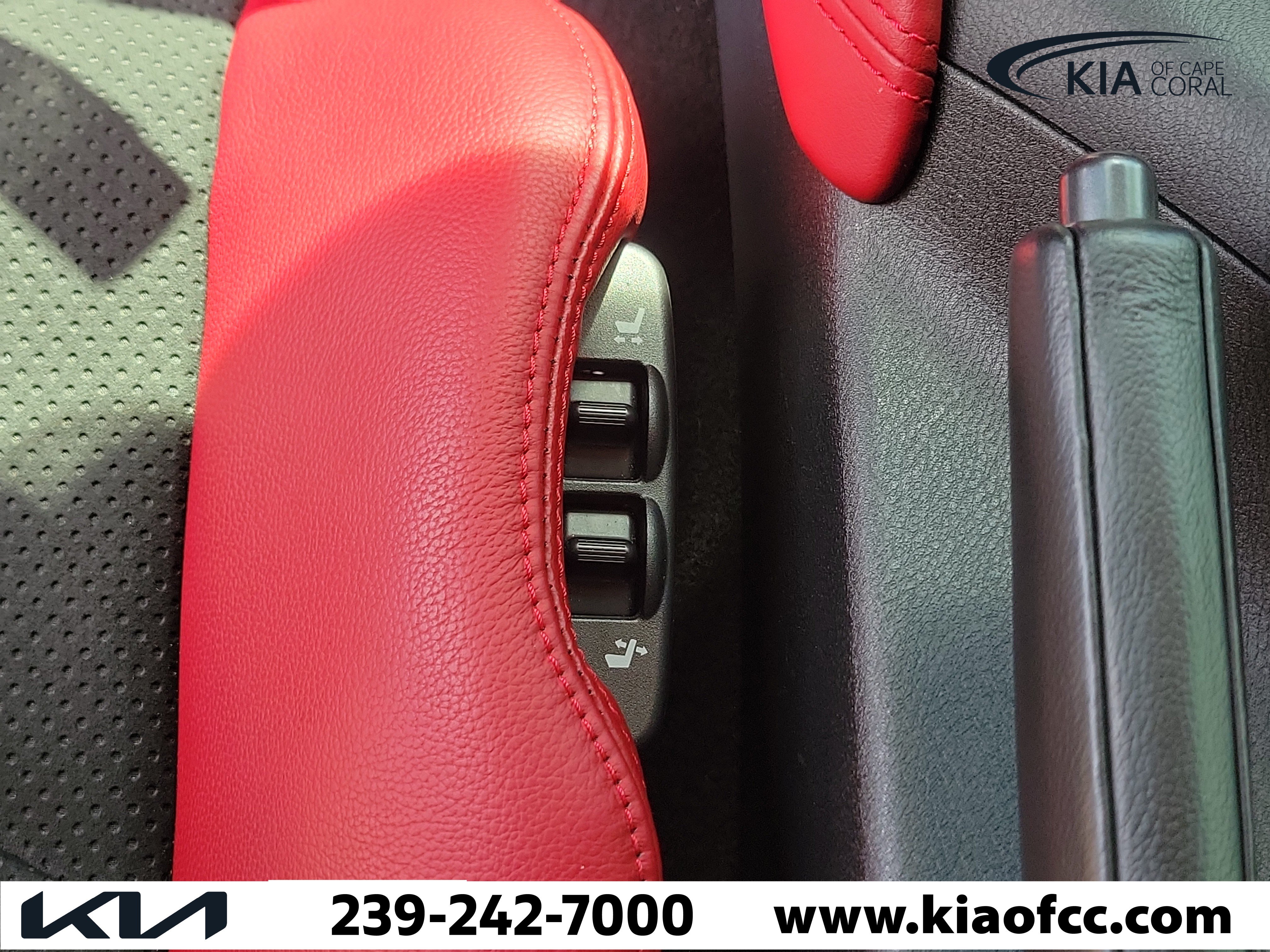 Used 2025 Nissan Z Performance w/ Floor Mat Package RWD image 17