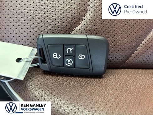 Certified 2024 Volkswagen Tiguan SEL R-Line AWD/4WD image 29