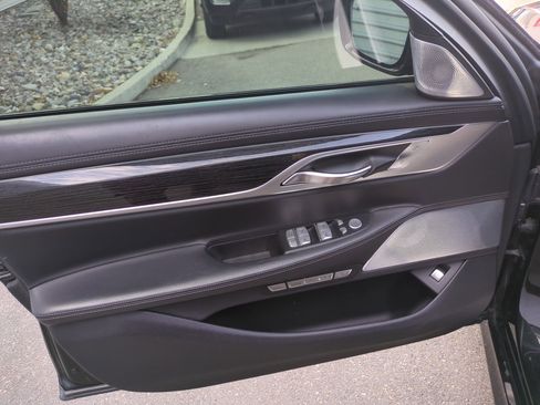 Used 2018 BMW 750i xDrive w/ Executive Package image 12