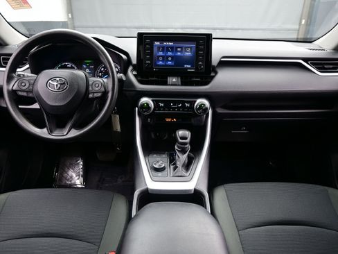 Used 2022 Toyota RAV4 LE AWD/4WD image 16