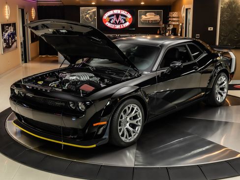 Used 2023 Dodge Challenger SRT Hellcat Redeye RWD image 5