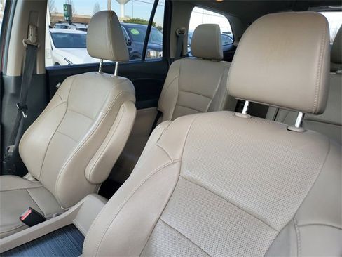 Used 2016 Honda Pilot Elite image 18