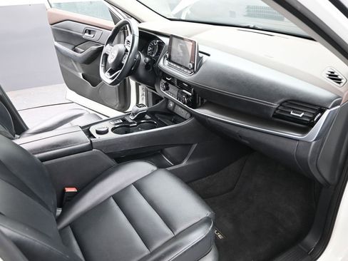 Used 2023 Nissan Rogue SV w/ SV Premium Package image 22