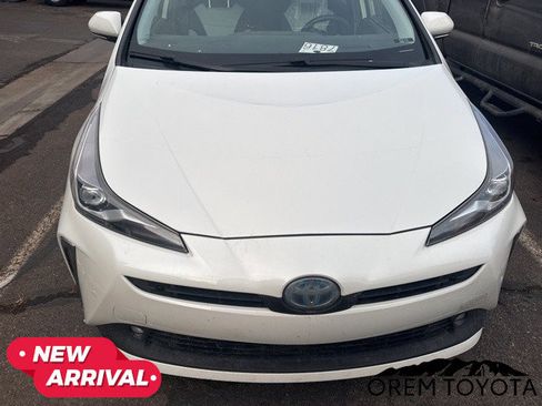 Used 2019 Toyota Prius XLE image 2