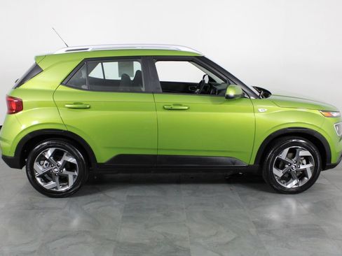 Certified 2024 Hyundai Venue SEL image 14