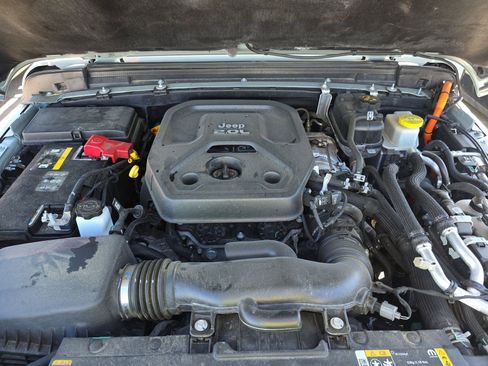 Used 2023 Jeep Wrangler Unlimited Rubicon 4xe image 16