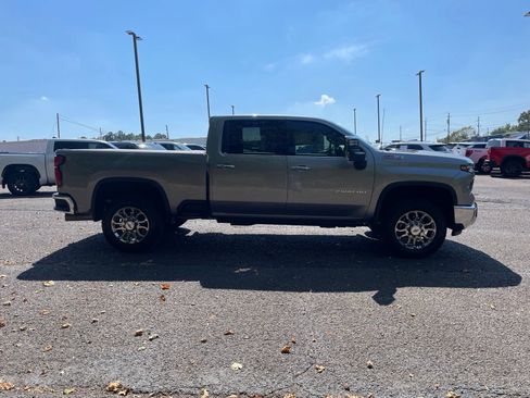 Used 2025 Chevrolet Silverado 2500 LTZ w/ LTZ Convenience Package AWD/4WD image 7