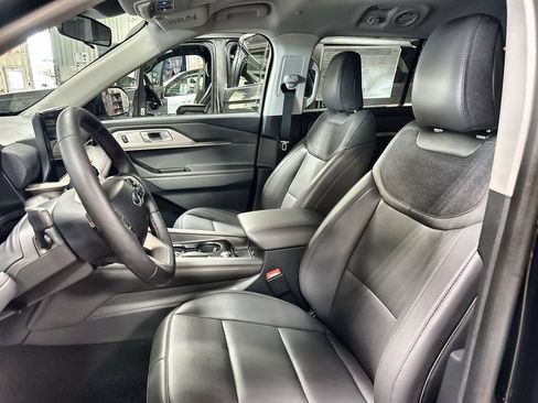 New 2026 Ford Explorer Active w/ Active Comfort Package RWD image 12