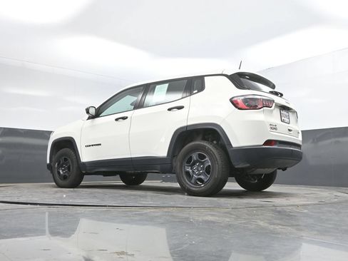 Used 2017 Jeep Compass Sport w/ Cold Weather Group AWD/4WD image 43