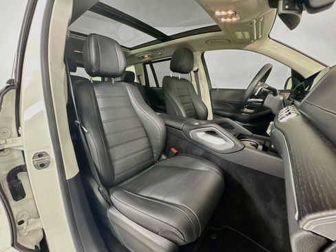Used 2023 Mercedes-Benz GLS 580 4MATIC image 26