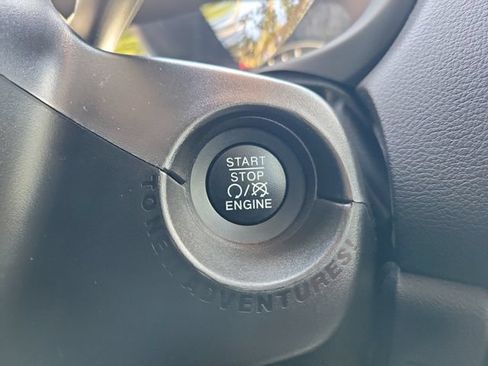 Used 2019 Jeep Renegade Limited w/ UConnect 8.4 Nav Group AWD/4WD image 35