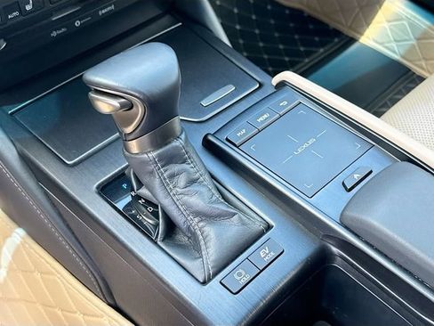 Used 2021 Lexus ES 300h w/ Premium Package FWD image 23