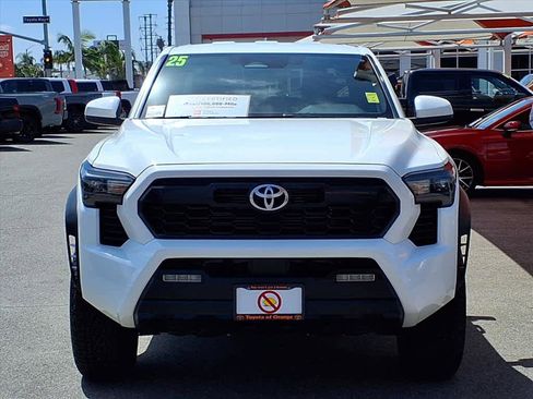 Certified 2025 Toyota Tacoma TRD Off-Road image 2