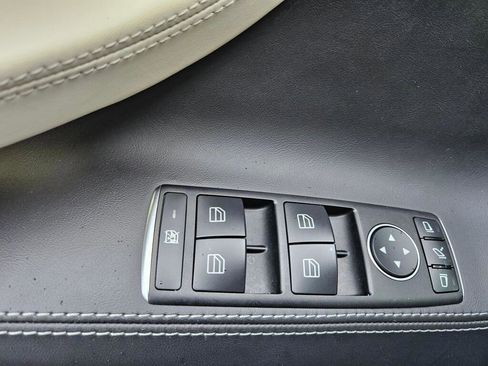 Used 2020 Tesla Model S Long Range Plus image 26