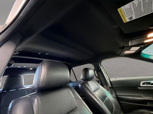 Used 2014 Ford Explorer XLT w/ Equipment Group 202A image 11