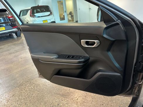 Used 2025 Kia K4 FWD image 18