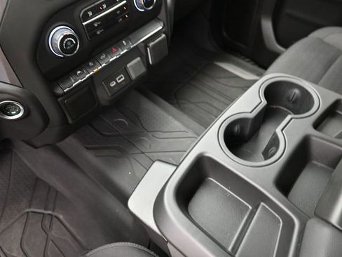 Used 2025 Chevrolet Silverado 1500 Custom image 32