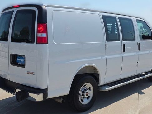 Used 2025 GMC Savana 2500 w/ Driver Convenience Package RWD image 5