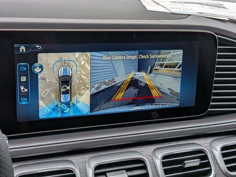 New 2026 Mercedes-Benz GLS 580 4MATIC image 12