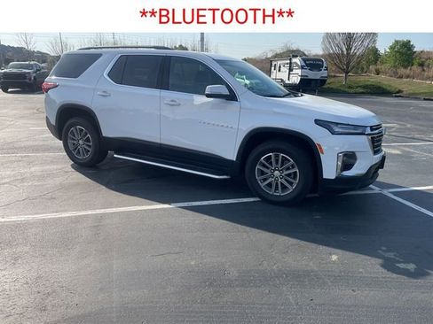 Used 2022 Chevrolet Traverse LT image 3