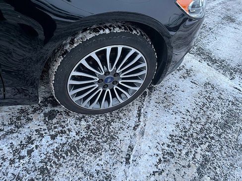 Used 2017 Ford Fusion SE image 12