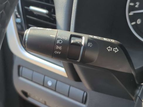 Used 2021 Nissan Rogue SL w/ Premium Package image 28